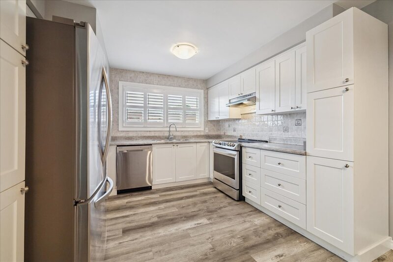 15 Purdy Cres, Hamilton