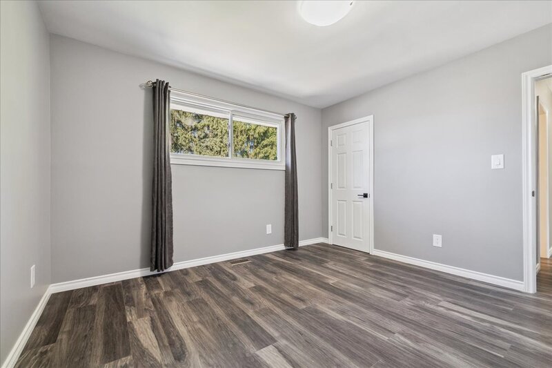 15 Purdy Cres, Hamilton