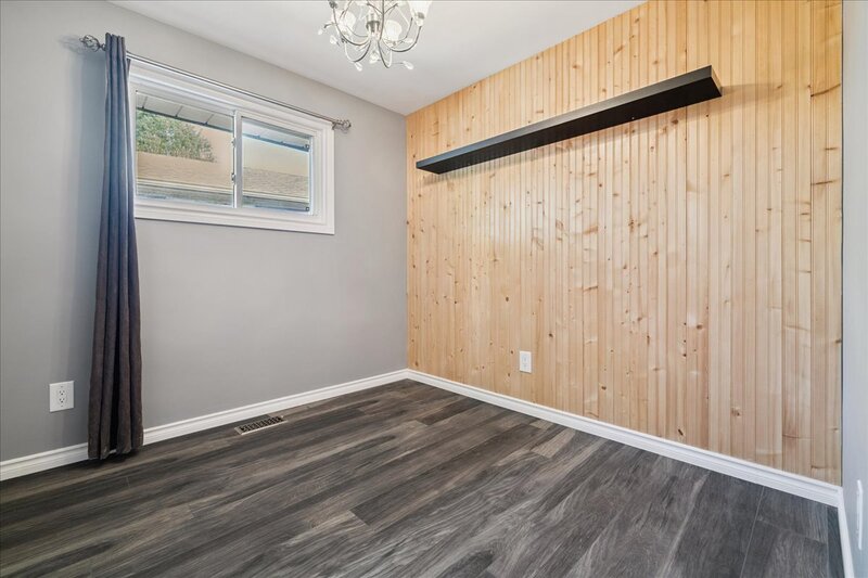 15 Purdy Cres, Hamilton