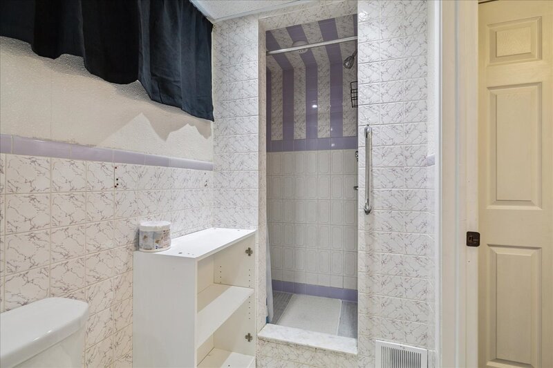 15 Purdy Cres, Hamilton