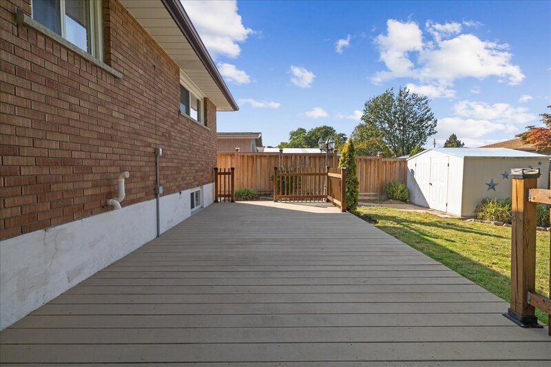 15 Purdy Cres, Hamilton