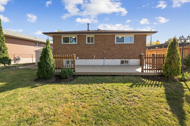 15 Purdy Cres, Hamilton