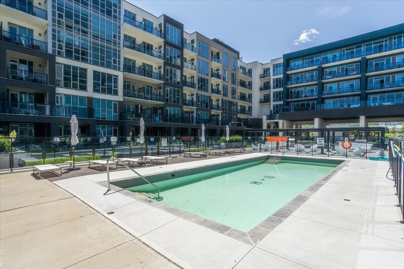 #150 - 16 Concord Pl, Grimsby