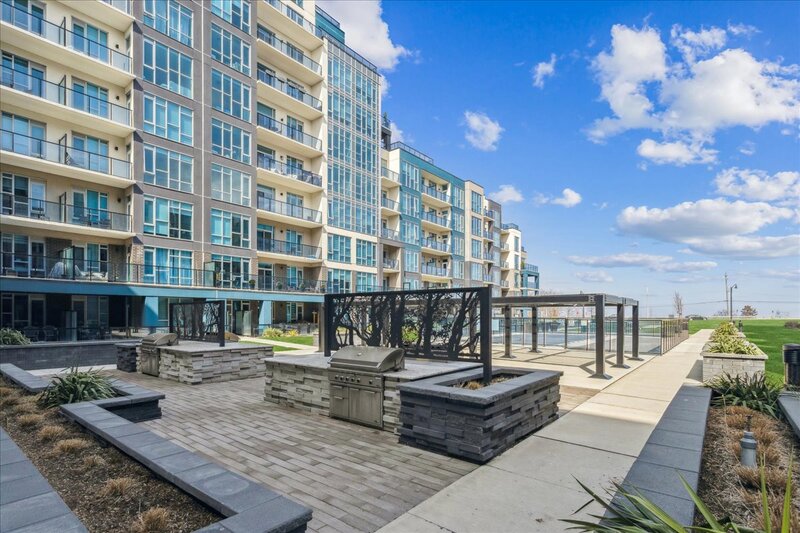 #150 - 16 Concord Pl, Grimsby