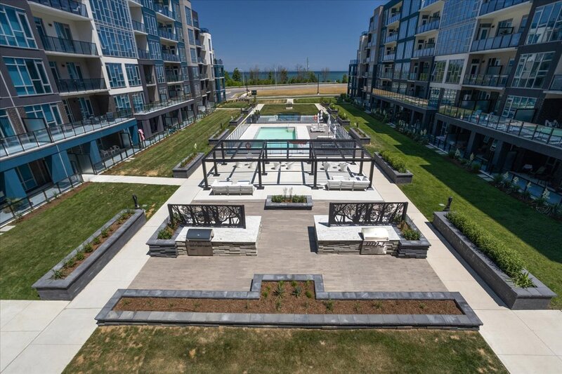 #150 - 16 Concord Pl, Grimsby