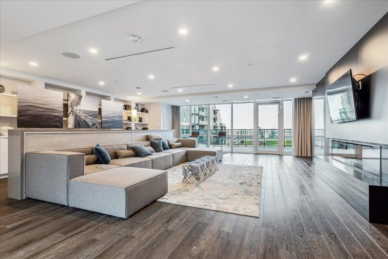 #150 - 16 Concord Pl, Grimsby