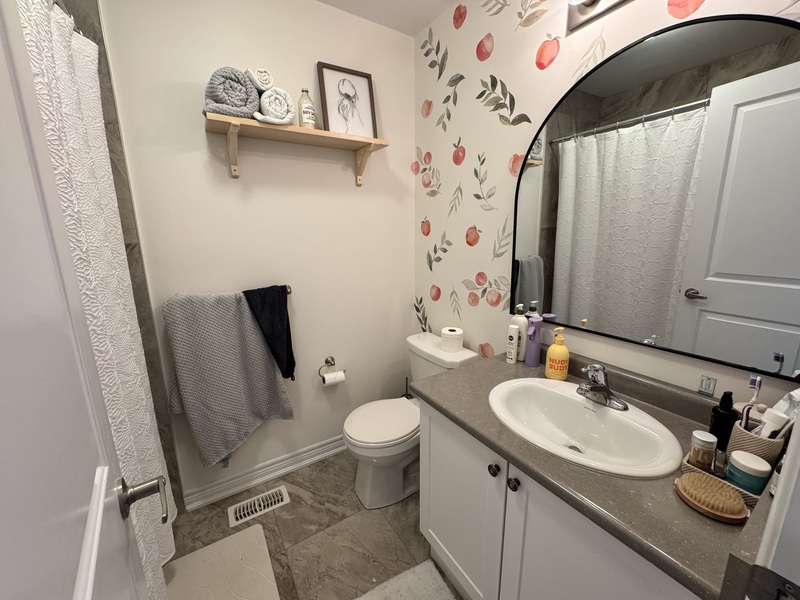 #142-77 Diana Ave, Brantford