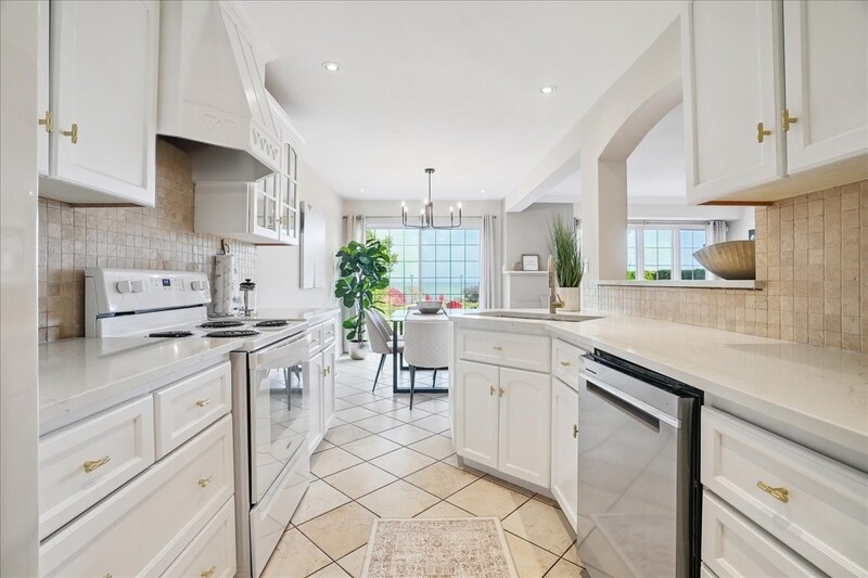 55 Edgewater Dr, Stoney Creek ON