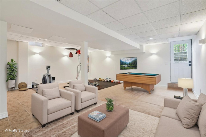 55 Edgewater Dr, Stoney Creek ON