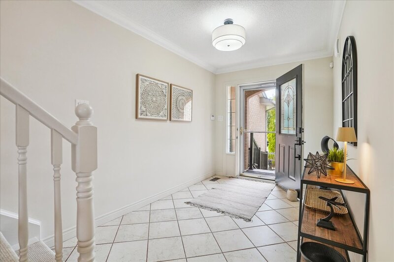 55 Edgewater Dr, Stoney Creek ON
