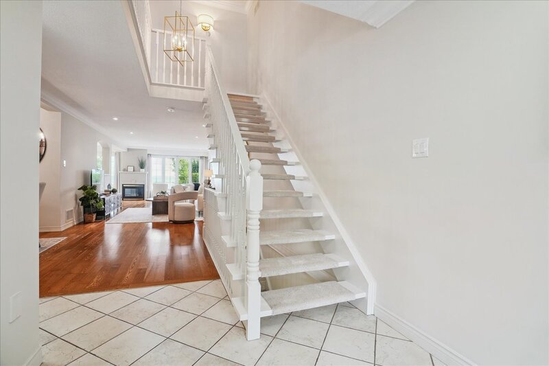 55 Edgewater Dr, Stoney Creek ON