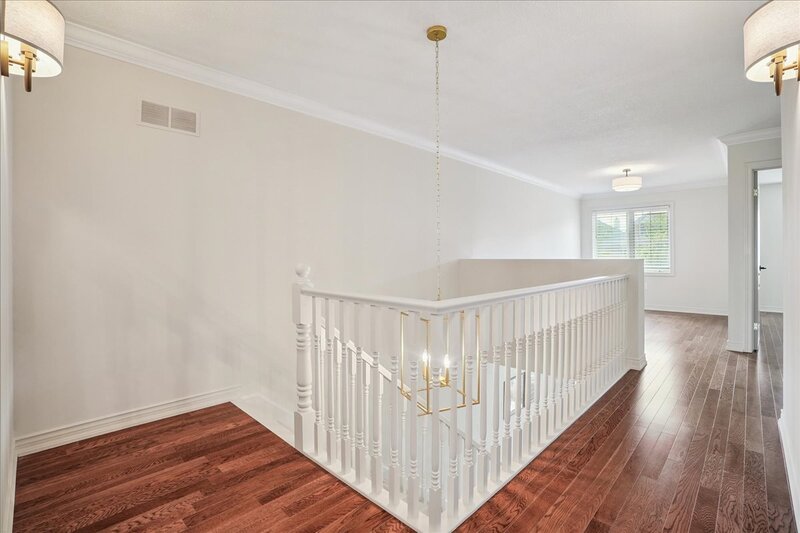 55 Edgewater Dr, Stoney Creek ON