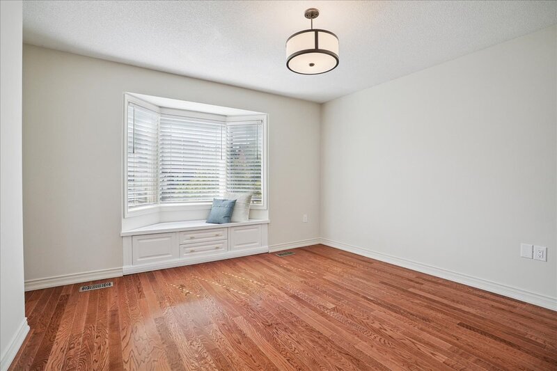 55 Edgewater Dr, Stoney Creek ON