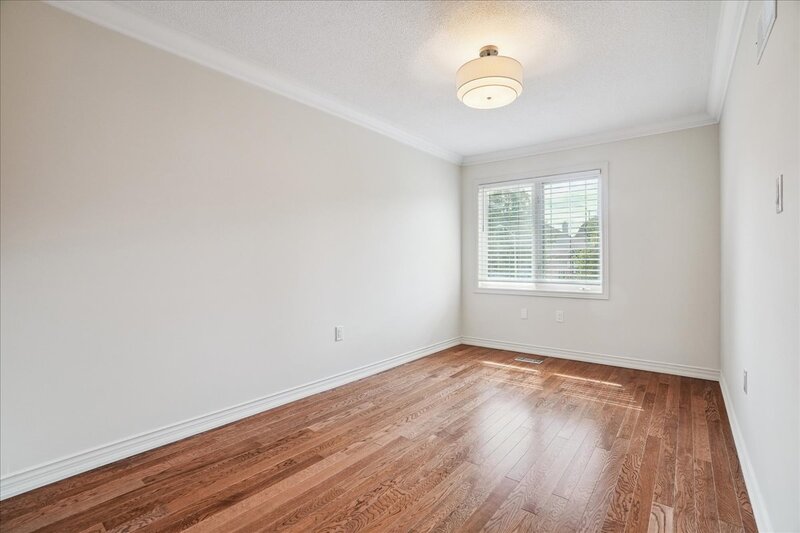 55 Edgewater Dr, Stoney Creek ON
