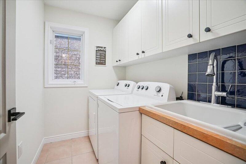 55 Edgewater Dr, Stoney Creek ON