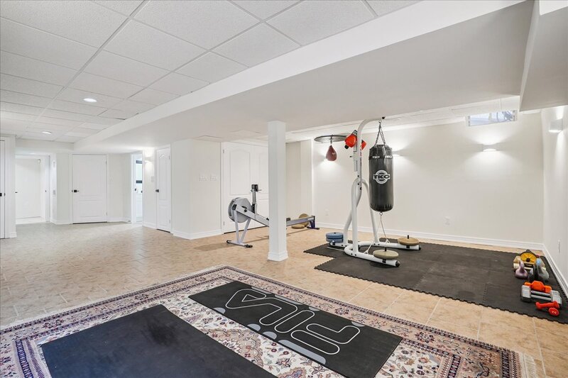 55 Edgewater Dr, Stoney Creek ON
