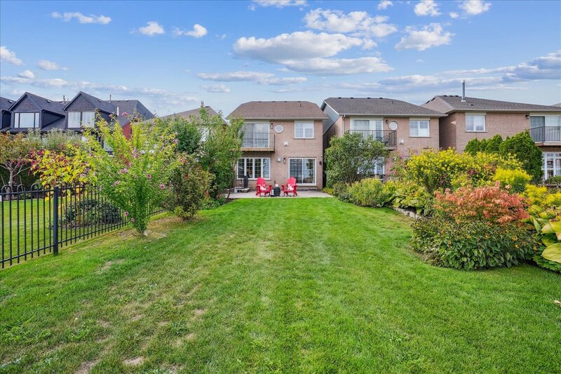 55 Edgewater Dr, Stoney Creek ON