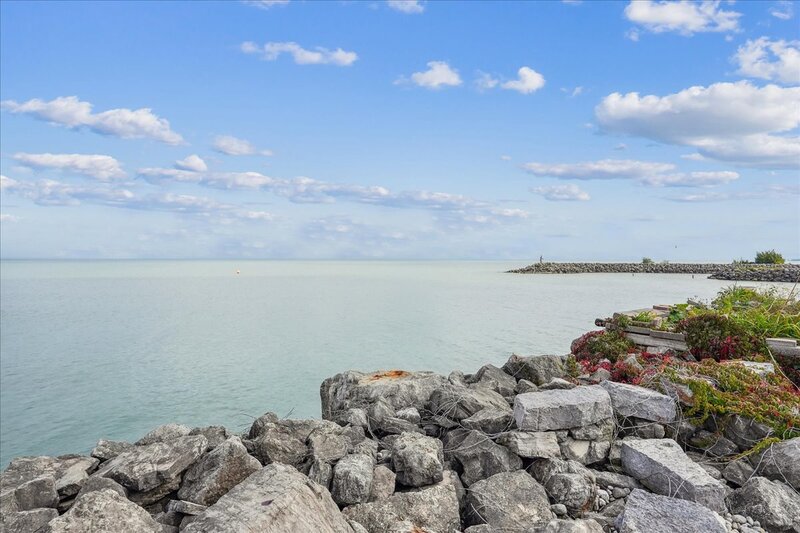 55 Edgewater Dr, Stoney Creek ON