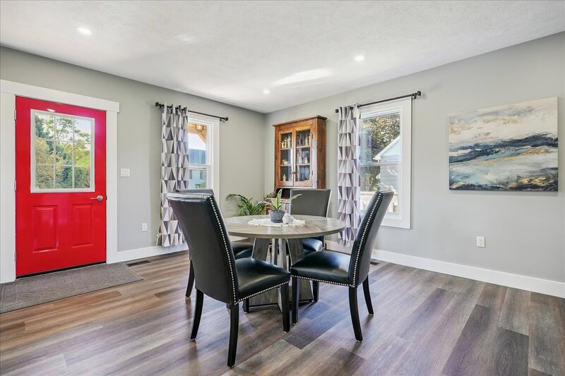 15 Main Ave E, Fisherville ON