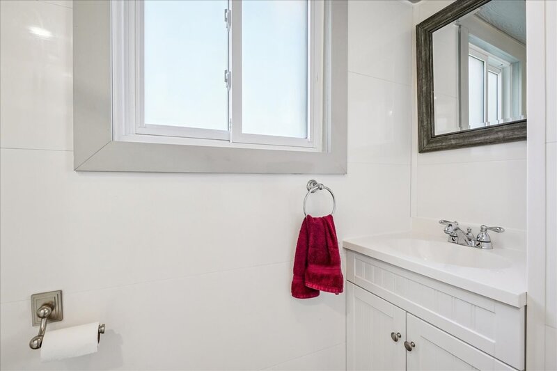 15 Main Ave E, Fisherville ON