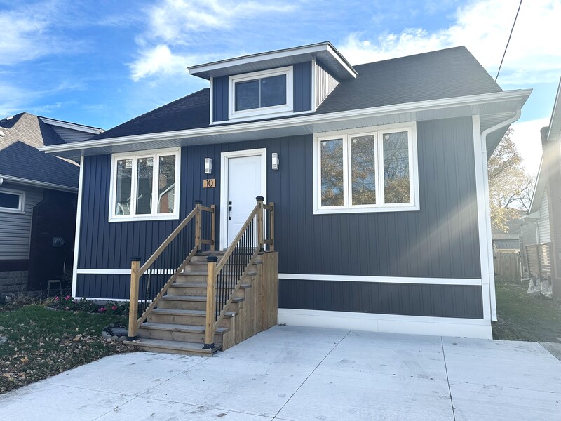 #210-120 Summersides Blvd