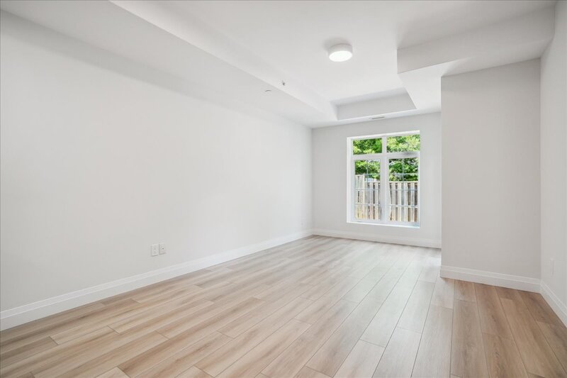 #124 - 153 Wilson St W, Ancaster