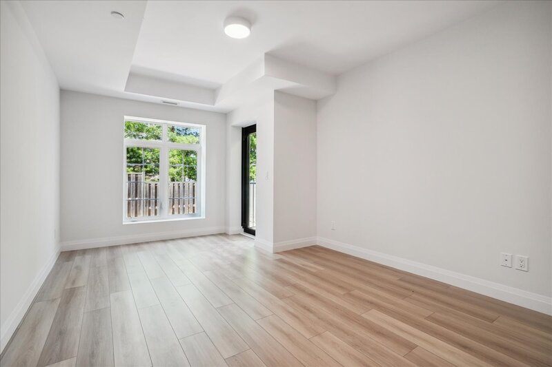 #124 - 153 Wilson St W, Ancaster