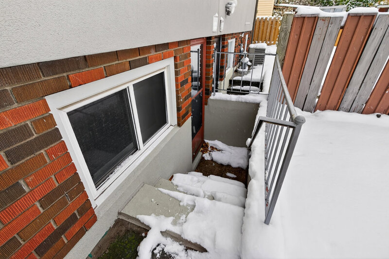 2 Country Club Dr, Hamilton ON