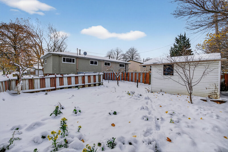 2 Country Club Dr, Hamilton ON