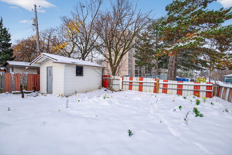 2 Country Club Dr, Hamilton ON