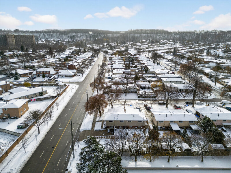 2 Country Club Dr, Hamilton ON