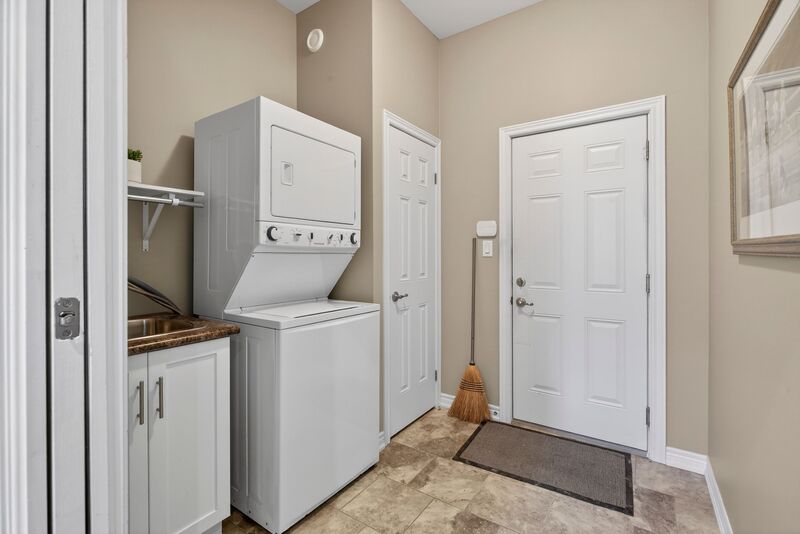 27 Black Walnut Cres, Ancaster ON