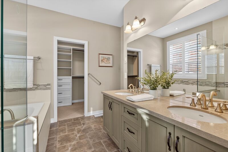 27 Black Walnut Cres, Ancaster ON