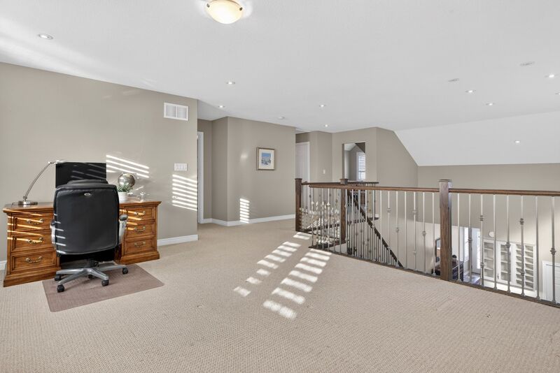 27 Black Walnut Cres, Ancaster ON