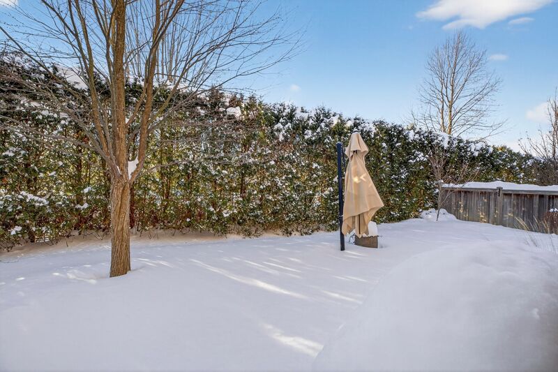 27 Black Walnut Cres, Ancaster ON