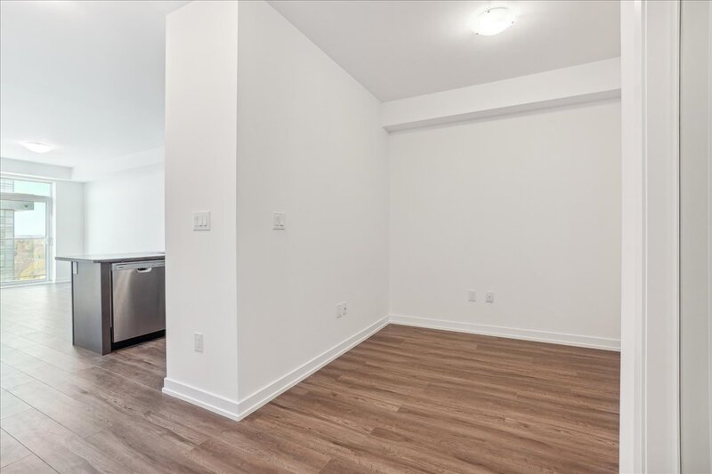 #815 - 460 Dundas St E, Waterdown