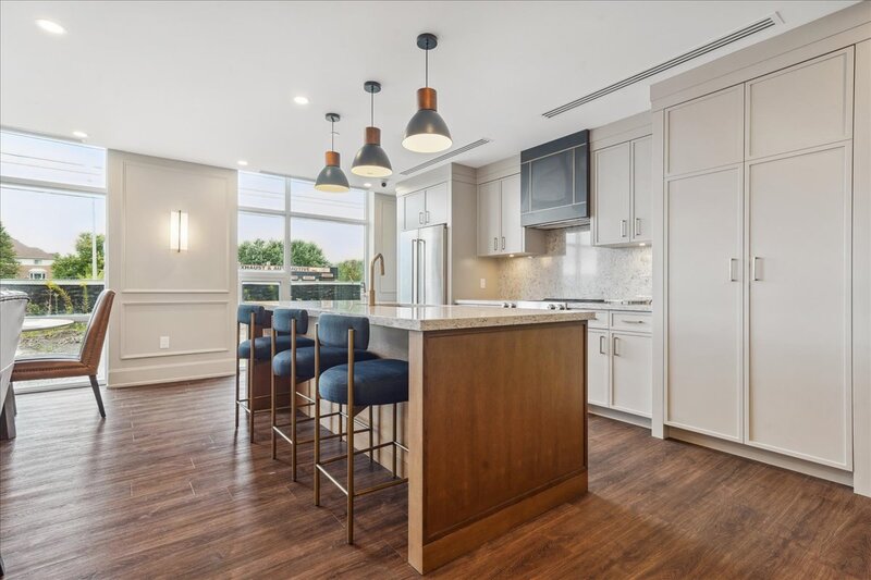 #815 - 460 Dundas St E, Waterdown