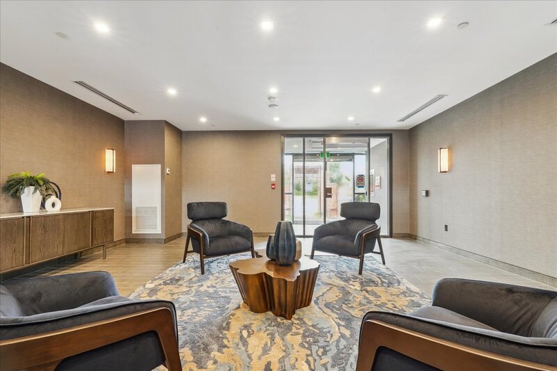 #815 - 460 Dundas St E, Waterdown