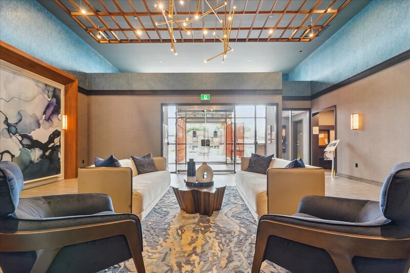 #815 - 460 Dundas St E, Waterdown