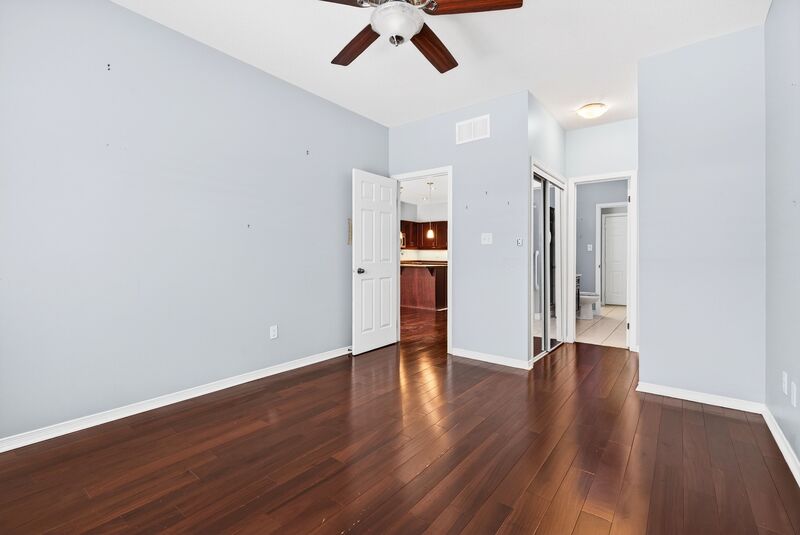 ATTATCHED BUNGALOW IN QUIET HAMILTON ADULT COMMUNITY!