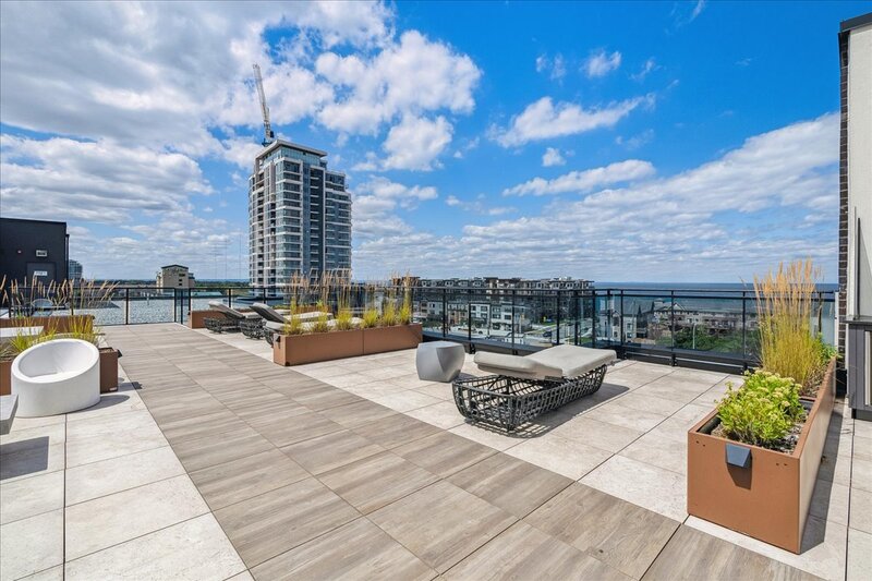 STUNNING WATERFRONT AQUABLU CONDO IN GRIMSBY!