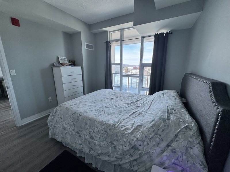 STUNNING WATERFRONT AQUABLU CONDO IN GRIMSBY!