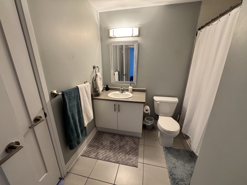 STUNNING WATERFRONT AQUABLU CONDO IN GRIMSBY!