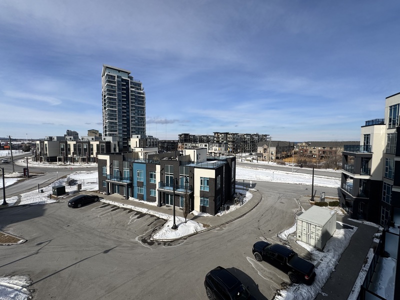 STUNNING WATERFRONT AQUABLU CONDO IN GRIMSBY!