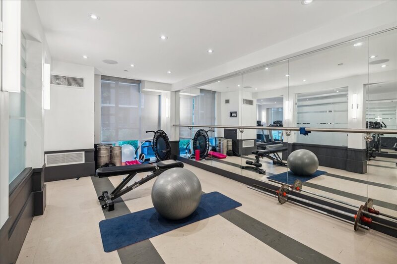 STUNNING WATERFRONT AQUABLU CONDO IN GRIMSBY!