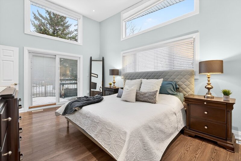 ONE OF A KIND BUNGALOW IN WELLAND!