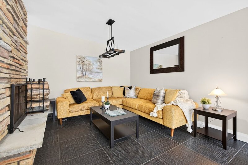 ONE OF A KIND BUNGALOW IN WELLAND!