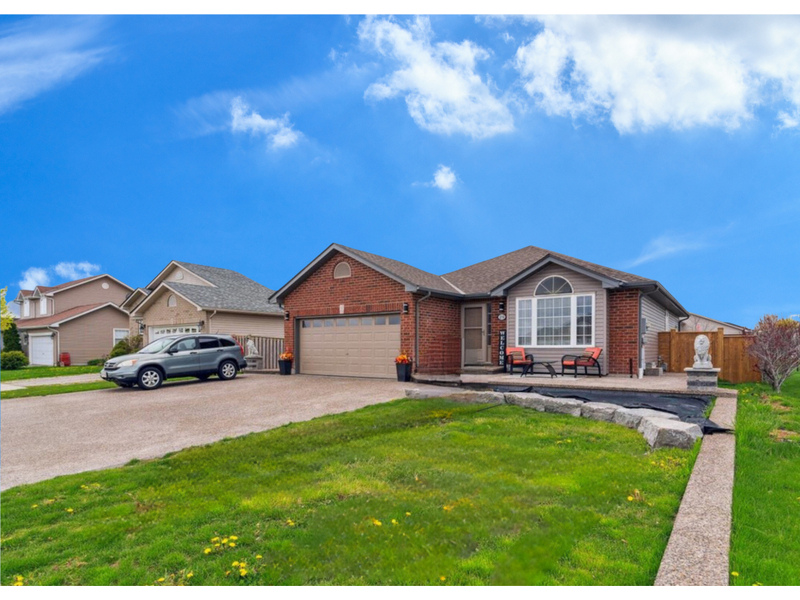 MODERN SPACIOUS OPEN CONCEPT BUNGALOW IN HAGERSVILLE!
