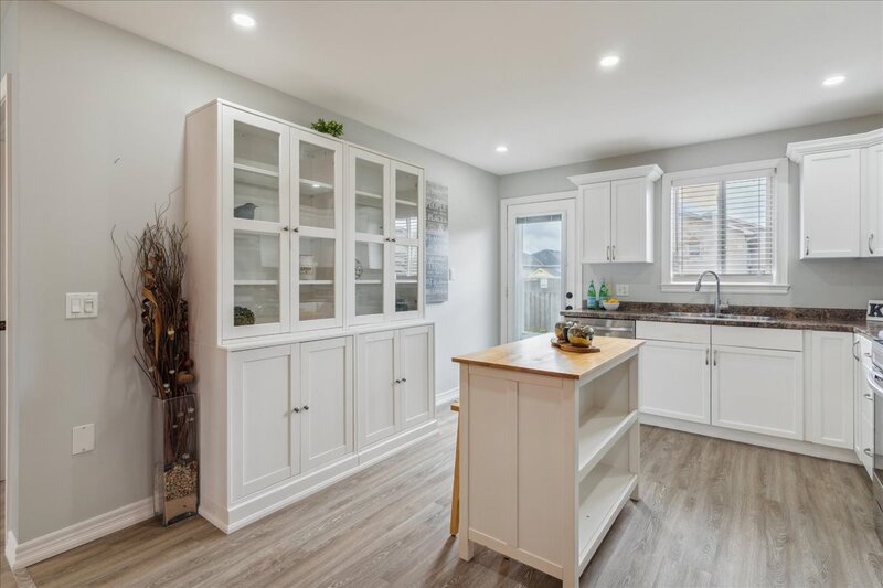 MODERN SPACIOUS OPEN CONCEPT BUNGALOW IN HAGERSVILLE!