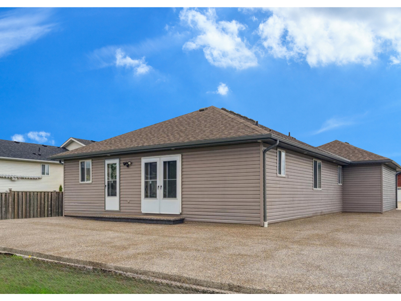 MODERN SPACIOUS OPEN CONCEPT BUNGALOW IN HAGERSVILLE!